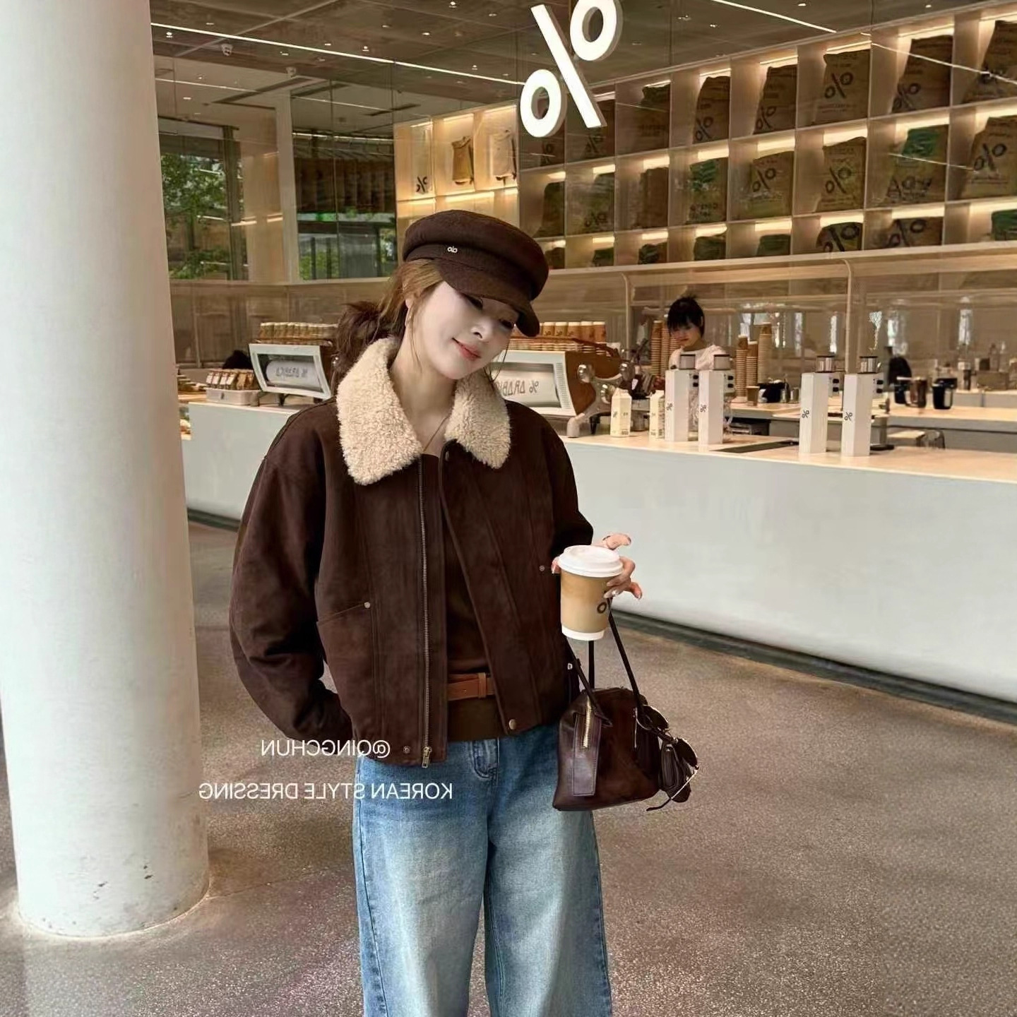 韩系2025冬季新款时尚减龄麂皮绒翻领羊羔毛短外套女休闲夹棉上衣