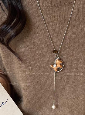 复古木质小马吊坠项链女新款气质高级感百搭毛衣链秋冬本命年配饰