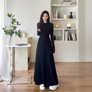 韩系氛围感穿搭黑色女早春气质内搭修身 连衣裙2025新款 长裙配大衣