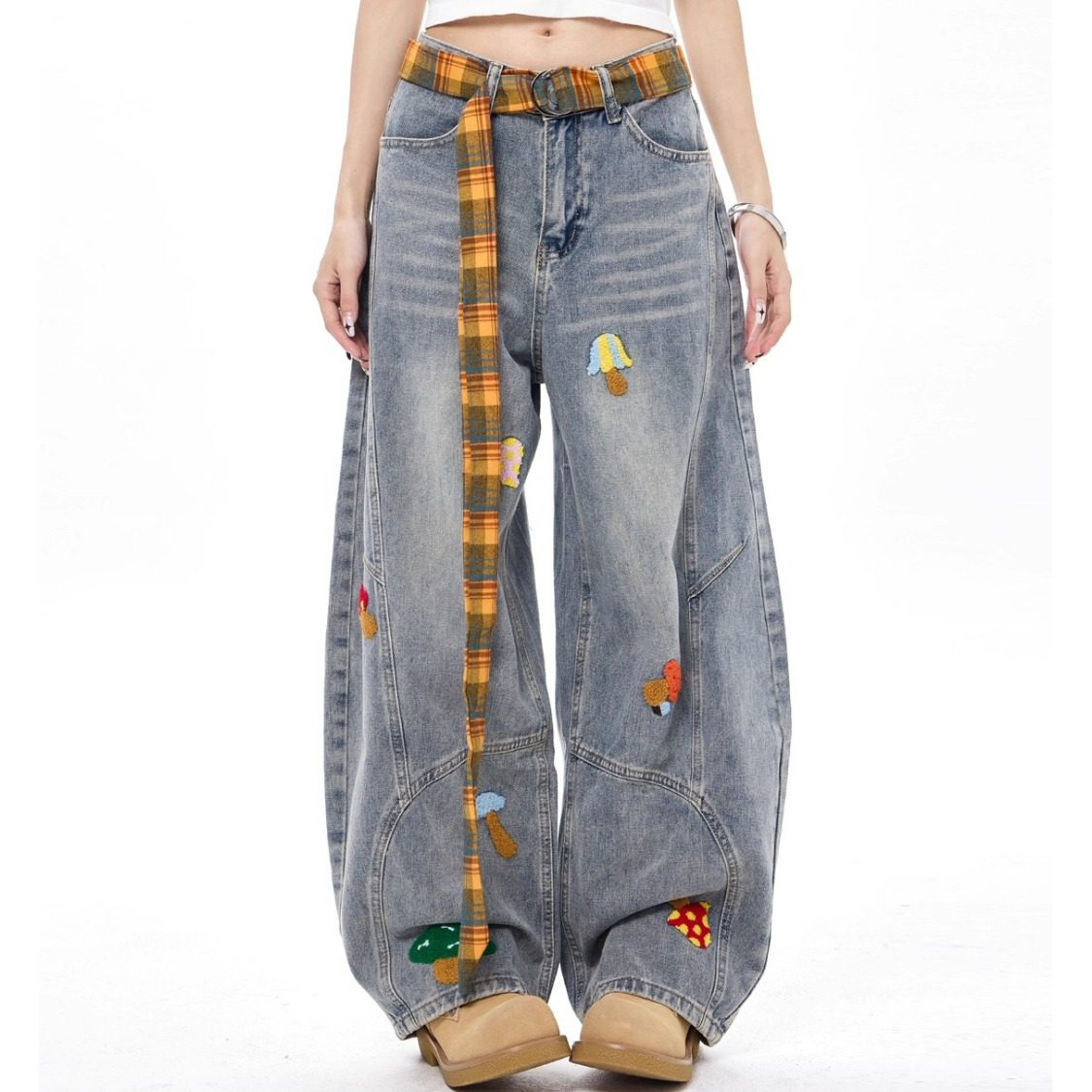 设计感刺绣蘑菇牛仔裤女春秋季2026新款高腰显瘦宽松阔腿弯刀裤子