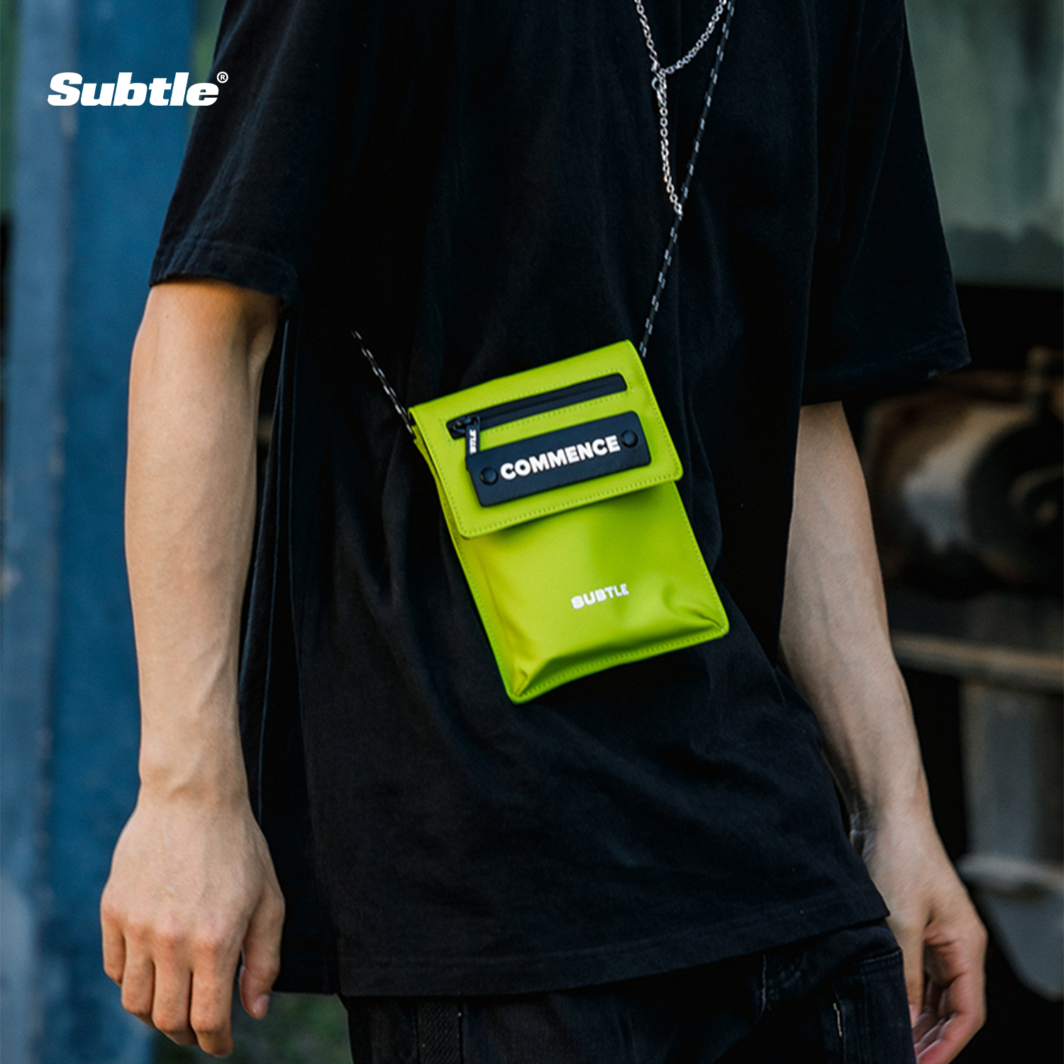 SUBTLE轻便单肩斜挎手机包潮牌