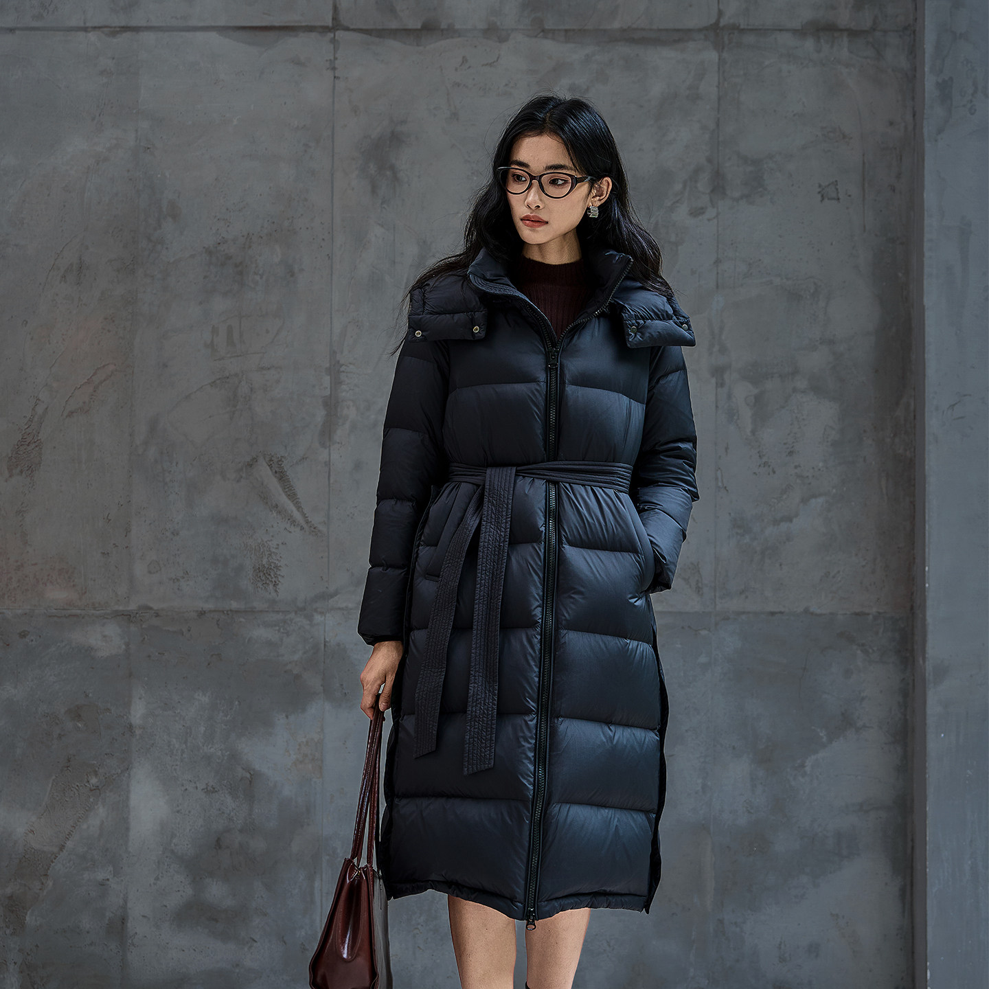 2025年新品95鸭绒轻薄款羽绒服中长款收腰女冬季外套修身显瘦