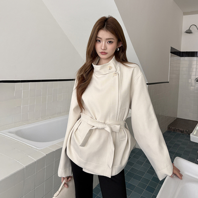 实拍2025秋冬新款立领短款风衣女腰带收腰宽松英伦风廓形外套女潮
