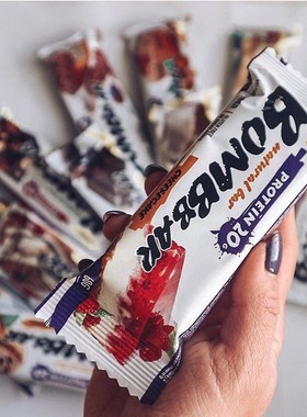 bombbar乳清蛋白棒饱腹代餐能量棒减早餐脂肪零食健身俄罗斯进口