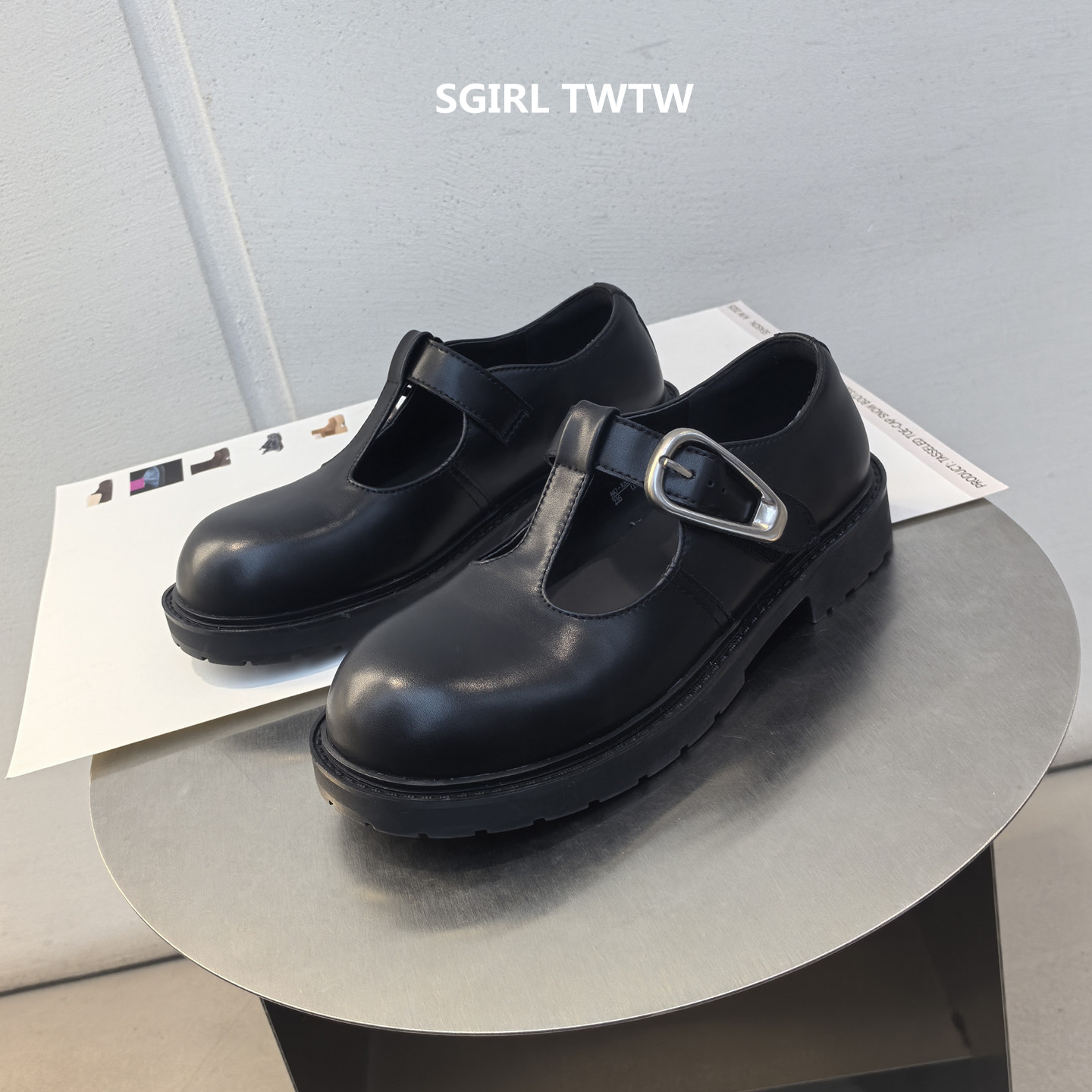 SGIRL TWTW2026年春季新款超帅气圆头平底T带百搭玛丽珍单鞋女鞋
