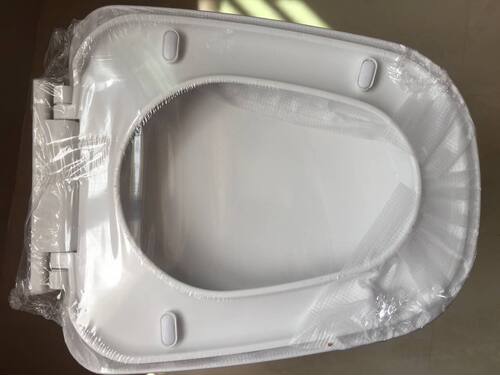 脲醛马桶盖卖点：1、不止敢晒厚度，更敢晒重量，加厚面板净重约3KG，2、上锁一键快拆式安装支架，易安装易拆洗；3、静音缓降设计；4、各大品牌马桶通用，无需担心不能安装;5、超级仿瓷、超级质感