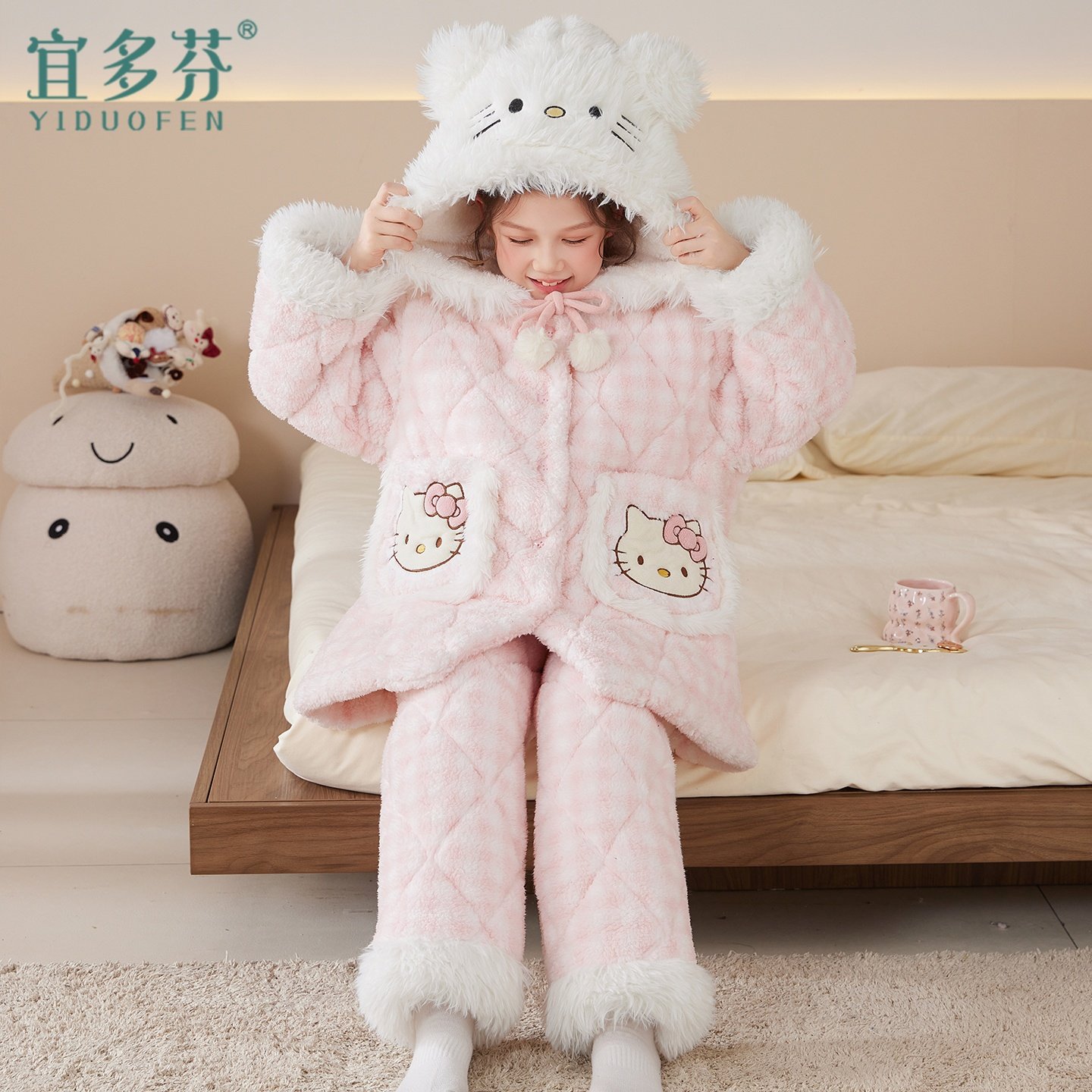 女童睡衣套装保暖秋冬三层夹棉加厚珊瑚绒连帽女宝宝法兰绒家居服