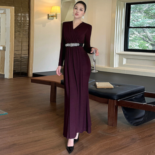 高弹针织修身显瘦气质包臀收腰鱼尾裙秋冬长袖独特漂亮掐腰连衣裙