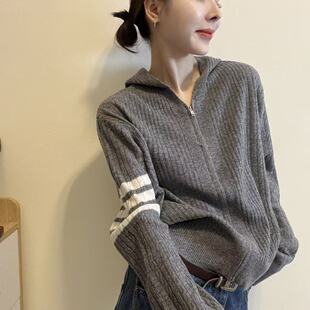 BADX袖子四杠连帽麻花针织开衫女26秋冬宽松显瘦百搭长袖毛衣