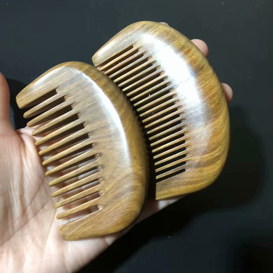 绿檀木梳迷你便携小梳子批发宽密齿檀木梳随机护发养发檀木养发