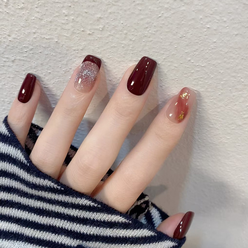 【山黎酒红】纯手工轻奢猫眼穿戴甲中长款指甲贴片高级感红色美甲,彩妆/香水/美妆工具,穿戴甲/甲片,淘宝优惠券,粉丝福利购,淘宝优惠卷