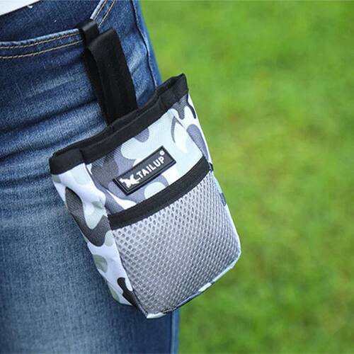 Outdoor Portable Training Dog Snack Bag Pet Supplies Strong