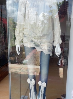 2025法国春季新款重工刺绣圆领长袖小衫宽松法式衬衫