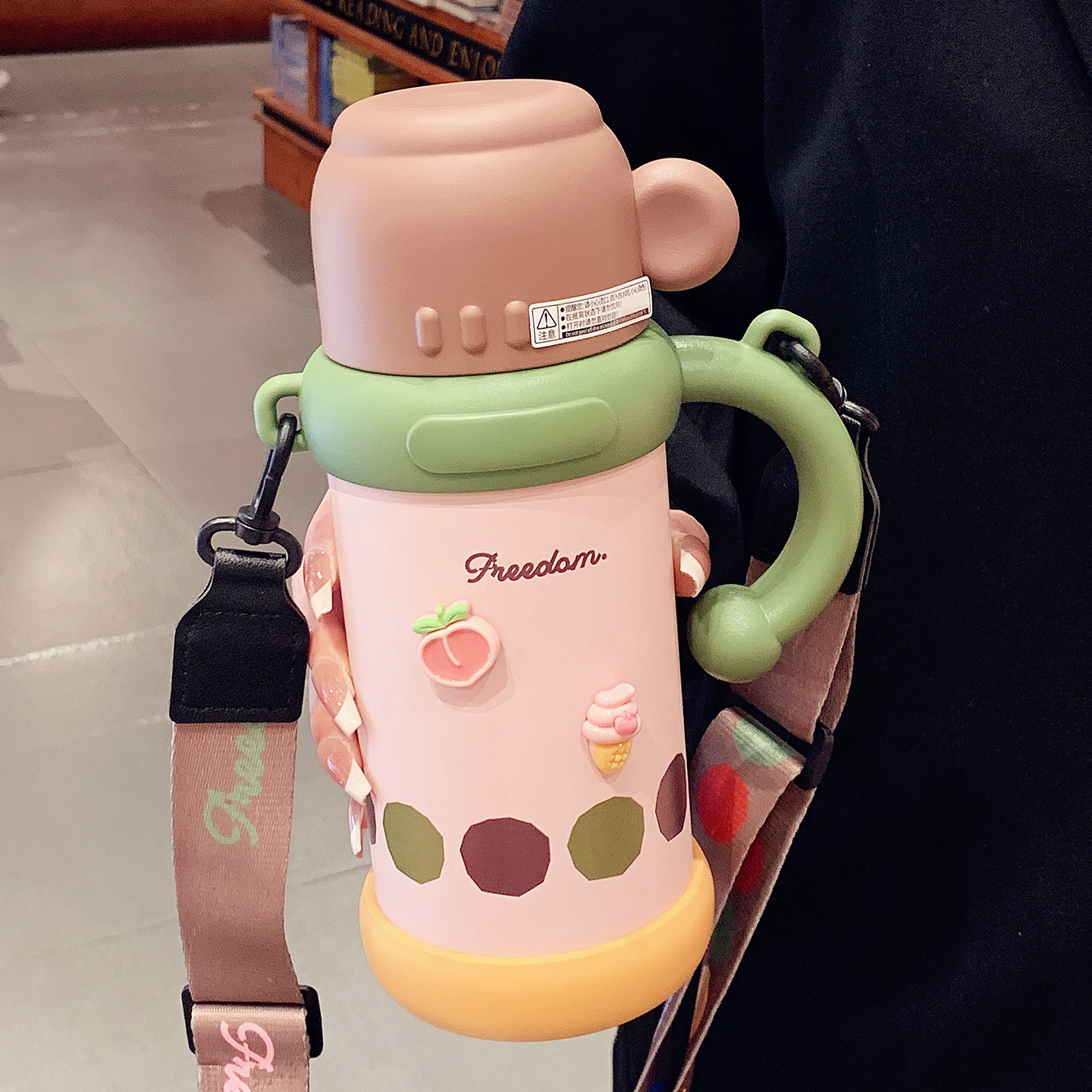 保温杯女大容量冬天保温便携水壶学生水杯女生高颜值带茶隔吸管杯