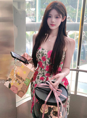夏日绝美小裙子气质名媛花苞裙性感辣妹抹胸洋装度假风碎花短裙
