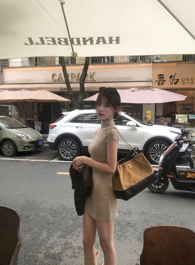 7elling杏色半高领内搭收腰修身连衣裙女早春季辣妹显瘦包臀裙子