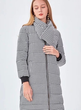 法式时尚bre*d butt*r 专柜2500 千鸟格 围巾式羽绒大衣 女X146