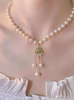 网红旋转珍珠项链蝴蝶花步步生莲吊坠锁骨链山茶花毛衣链服装挂饰