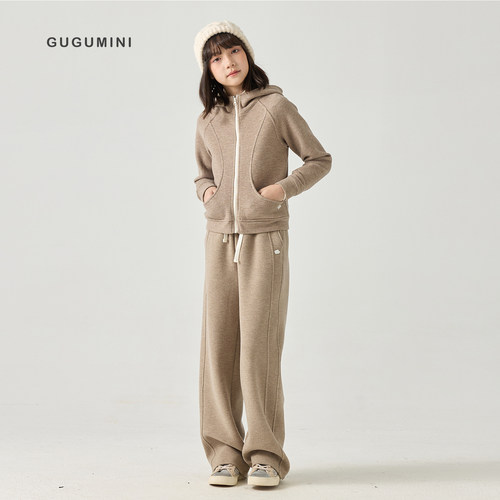 gugumini童装秋冬保暖运动套装