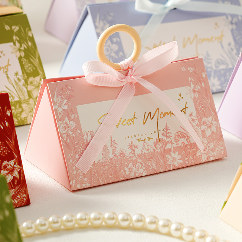 2025新款结婚喜糖盒子手拎式厚卡伴手礼盒订婚糖果盒高级感喜糖袋