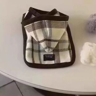 Autumn and Winter Pet Plaid Vest Dog Hooded Cloak Teddy Schn