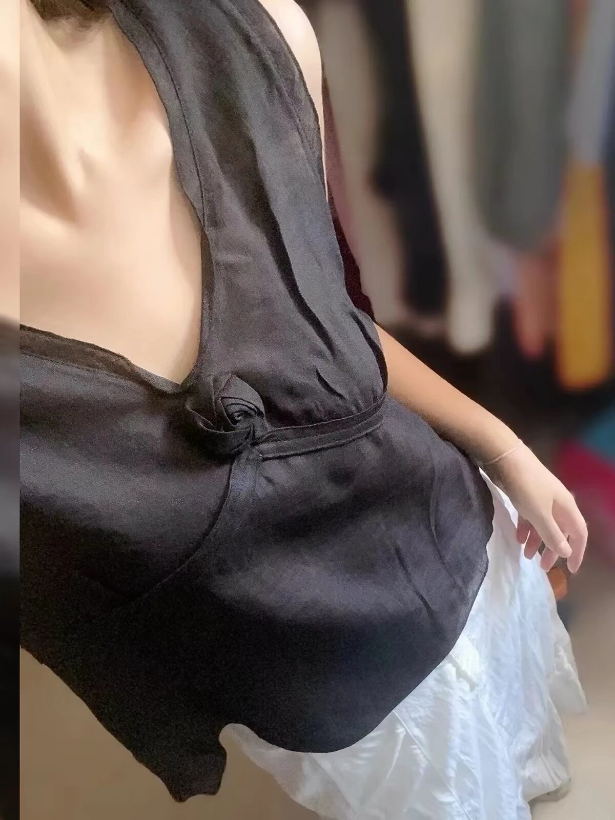 法式浪漫小上衣女夏气质轻奢高级感时尚减龄立体花朵黑色背心衬衫
