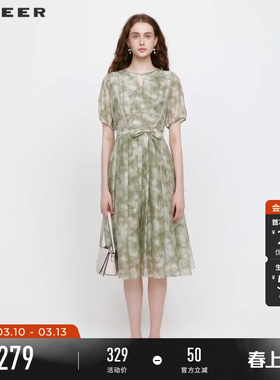 sdeer圣迪奥女装淡人穿搭田园风圆领收腰碎花短袖连衣裙S242Z12F7