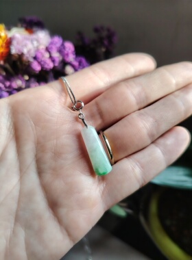 天然缅甸A货翡翠飘花吊坠挂件女款长方形飘绿个性吊坠国标银镶嵌