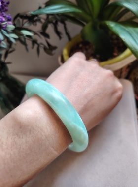 59圈口天然原色无烧无染色天青冻蓝天白云玉石岫玉女款玉镯