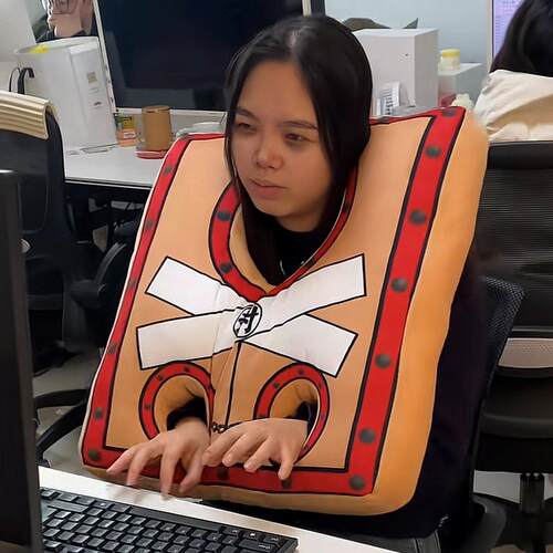 枷锁抱枕古代囚徒靠枕打