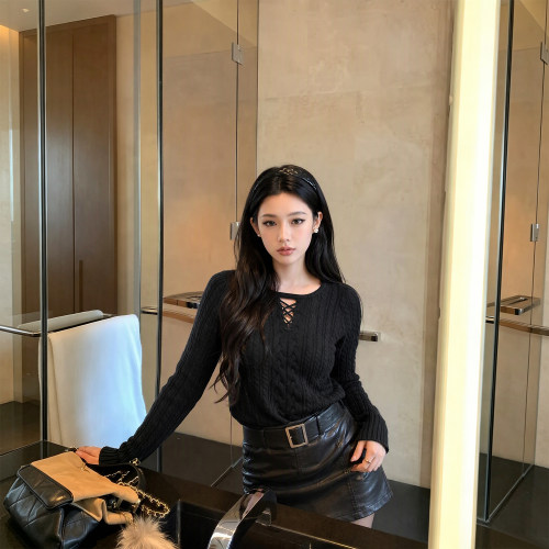 Tinglikes韩系辣妹交叉镂空上衣