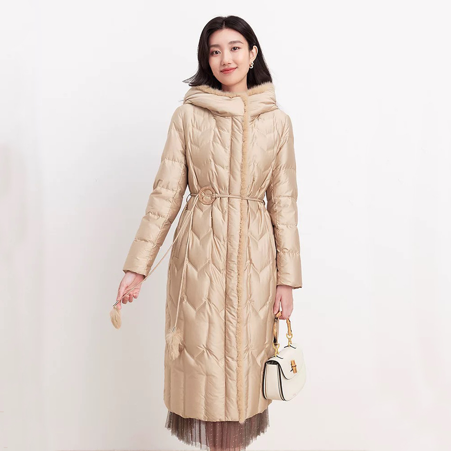 气质毛领连帽御寒中长款羽绒服