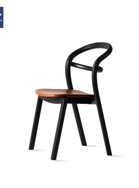 AIVTAI/设计师家具 Kastu black & leather Dining chair 餐厅椅