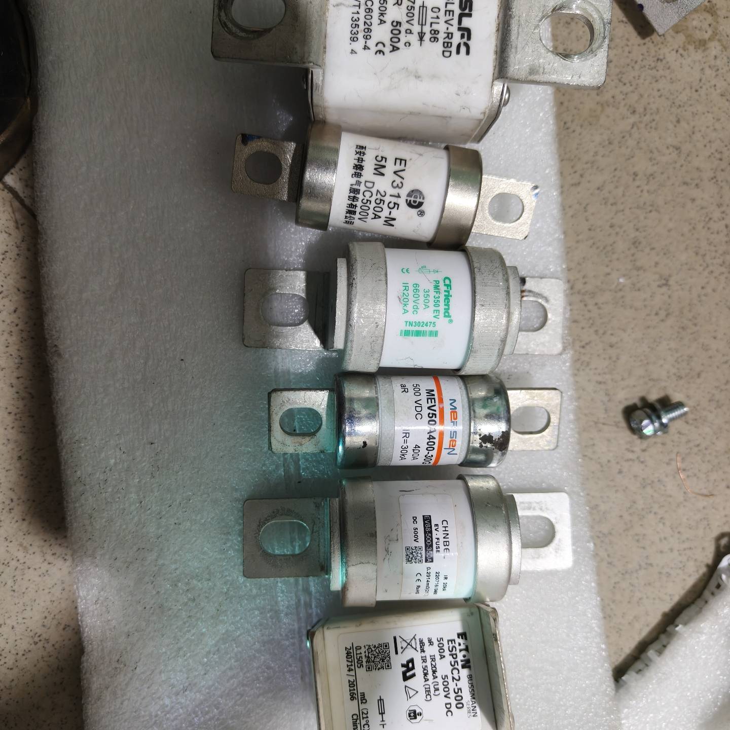 询价购-新能源汽车熔断器，型号MEV50，500V DC