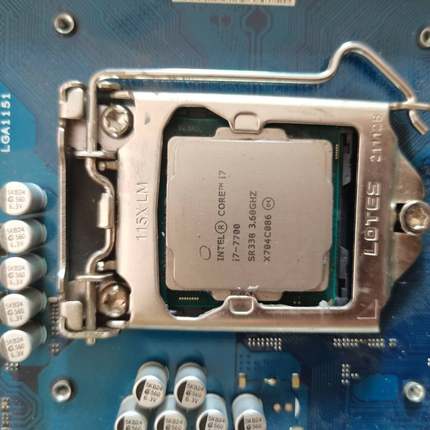 询价购-出技嘉B250主板，搭配Intel Core i7-7700