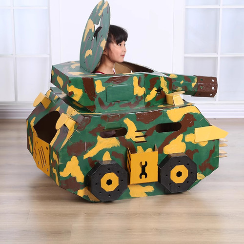 可穿戴纸板坦克纸壳大飞机模型