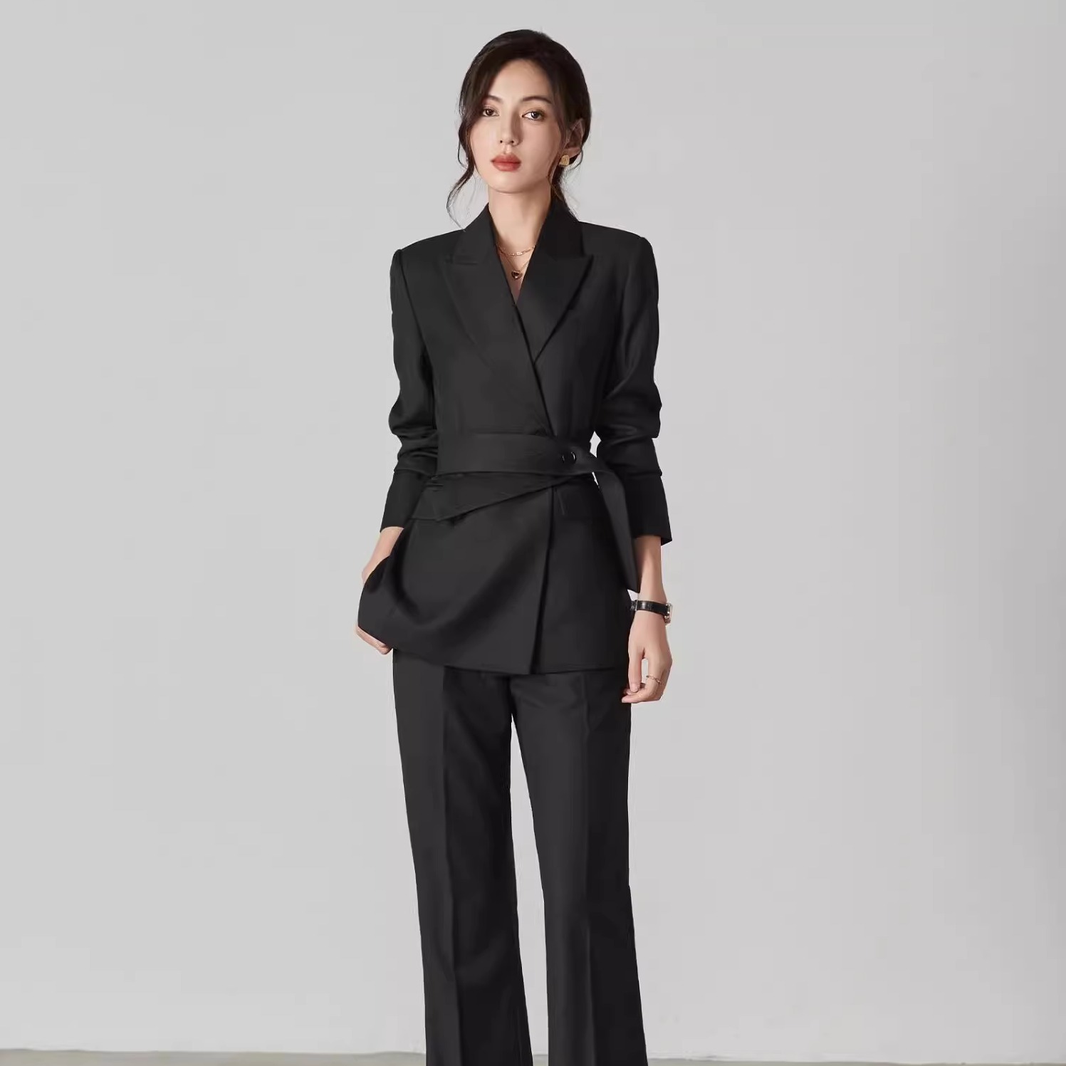 气质黑色腰带轻职场西装套装高级设计感职业西服微喇裤收腰显瘦女