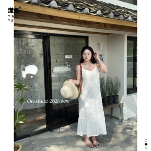O.ni 98032大码法式白色吊带连衣裙女夏中长款重工刺绣裙度假风