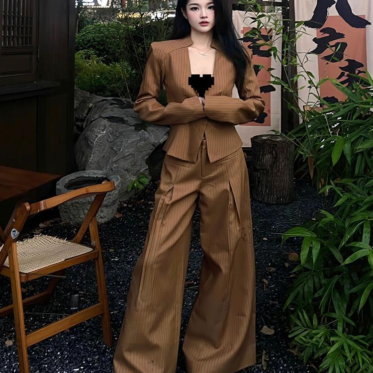 美式辣妹穿搭时尚西装外套阔腿裤