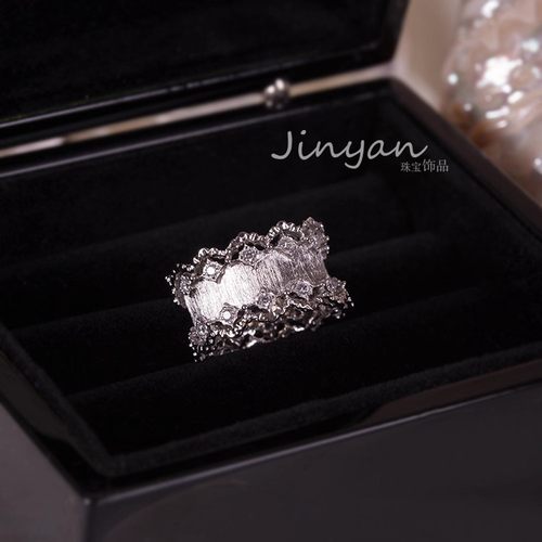 复古轻奢意大利精工拉丝工艺s925银镀金奢华镂空蕾丝叶子镶钻戒指