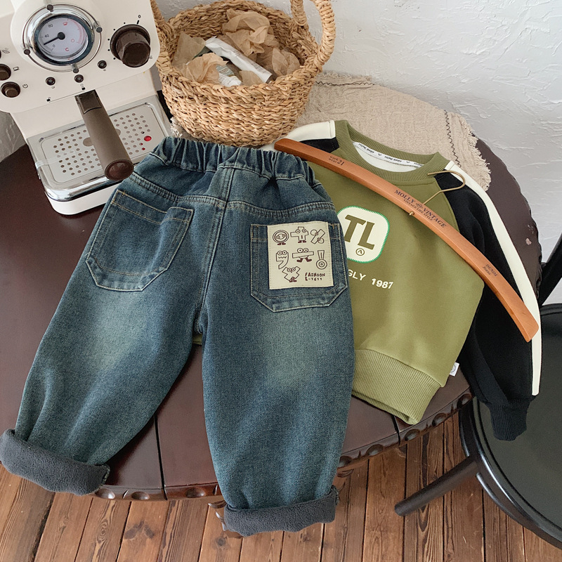 男童潮范口袋贴布加绒牛仔裤