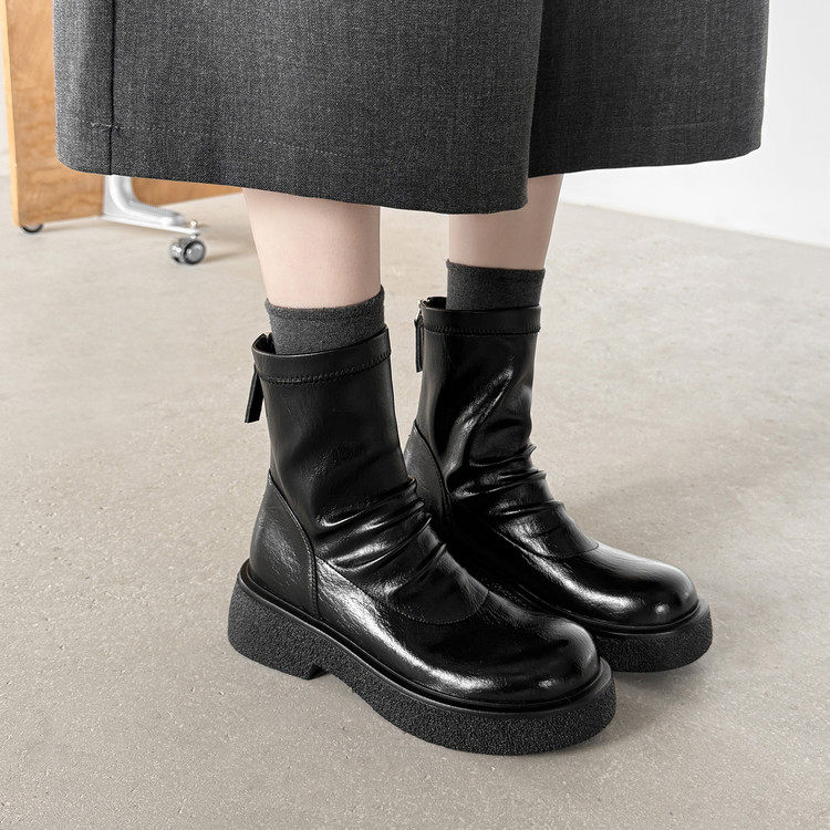 圆头松糕底橡胶胶粘工艺冬季时装靴