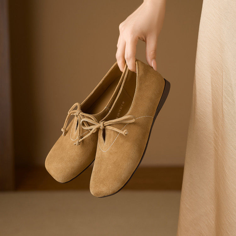 圆头粗跟TPR(牛筋）胶粘工艺羊皮深口单鞋