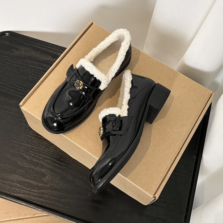 圆头方跟橡胶胶粘工艺人造长毛绒深口单鞋