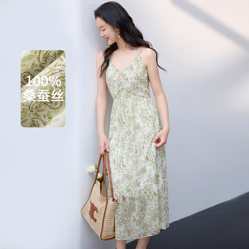 思诺芙德法式桑蚕丝吊带连衣裙女25夏新款气质真丝度假风长裙