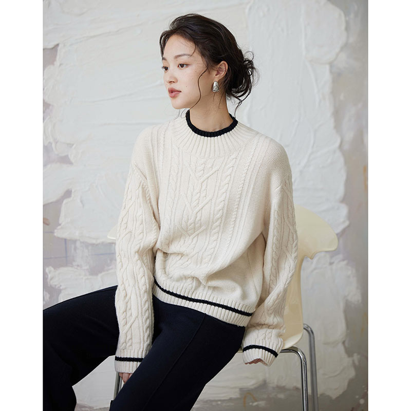 思诺芙德半高领绞花撞色羊绒衫