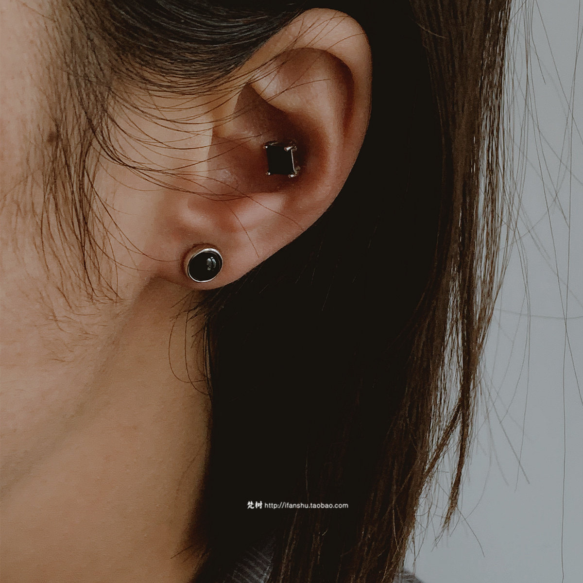 纯银简洁黑玛瑙圆形耳钉