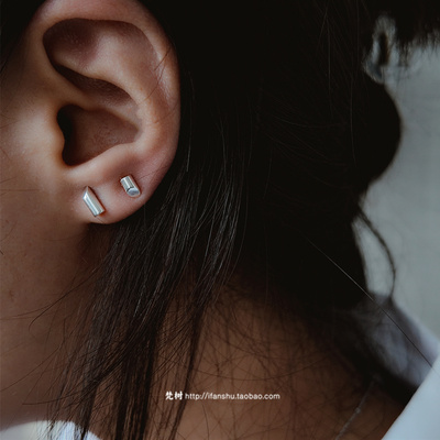 日常款光亮切角圆棒耳钉