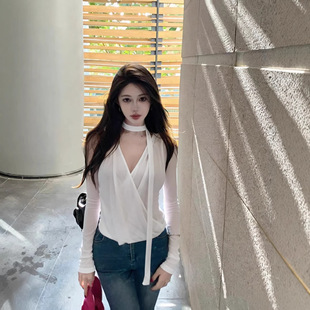 微透短上衣TZ7391 设计感纯欲薄款 甜辣妹V领飘带挂脖长袖 T恤女春季