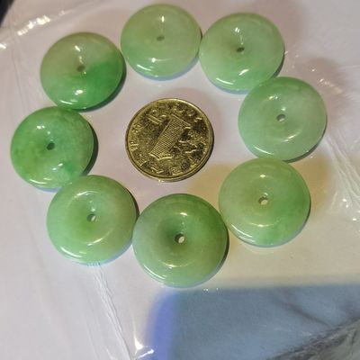 天然翡翠绿色圆环吊坠配件